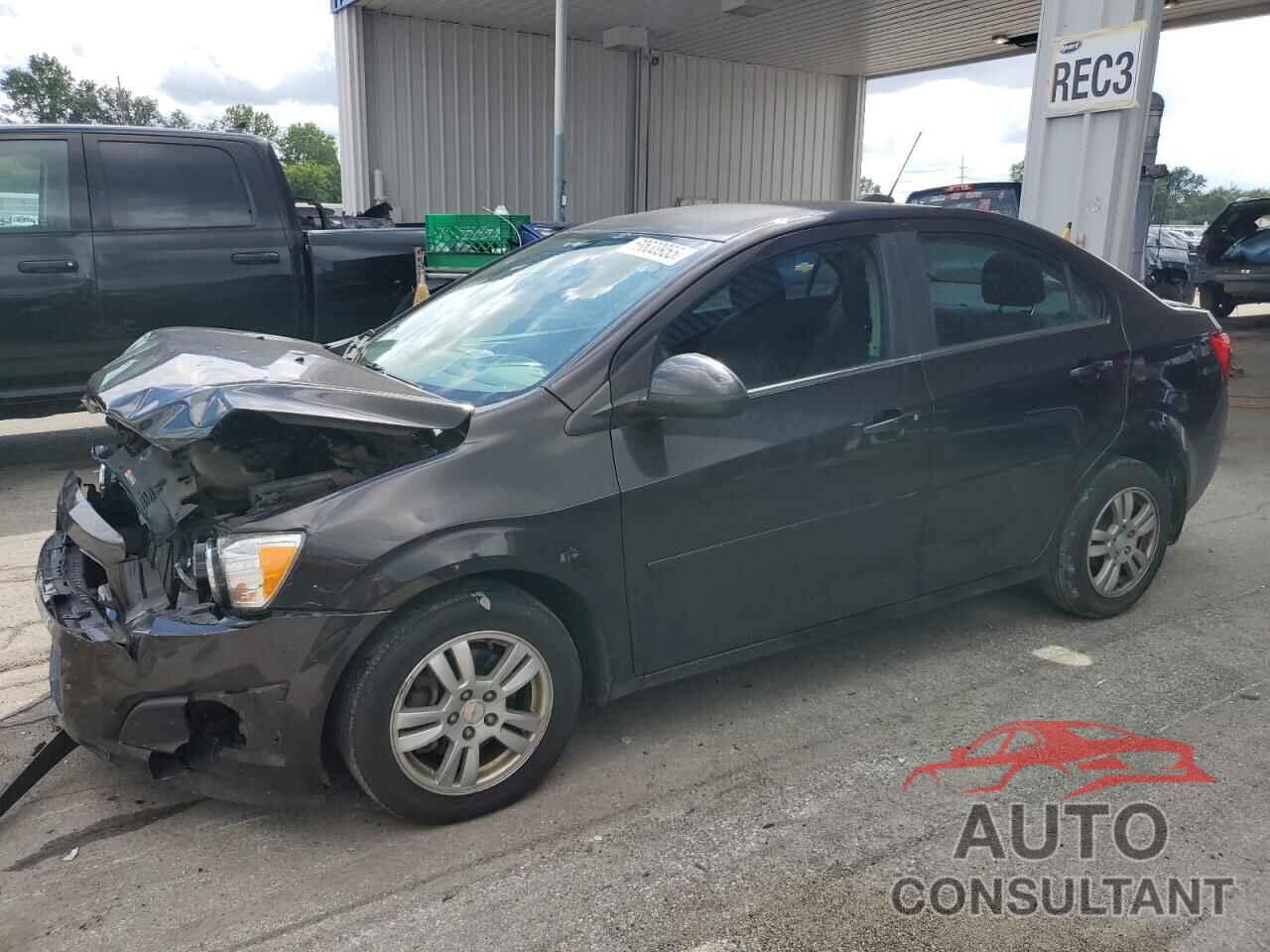 CHEVROLET SONIC 2015 - 1G1JC5SH3F4220139