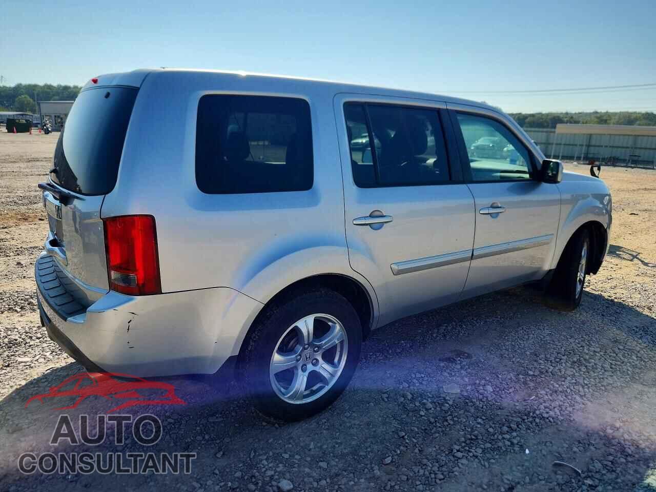 HONDA PILOT 2013 - 5FNYF3H45DB032704