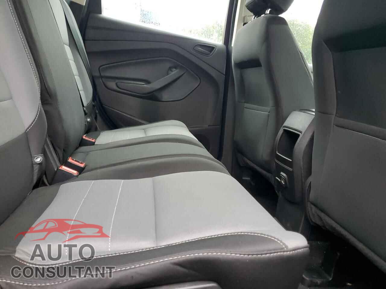 FORD ESCAPE 2017 - 1FMCU0F79HUF00972