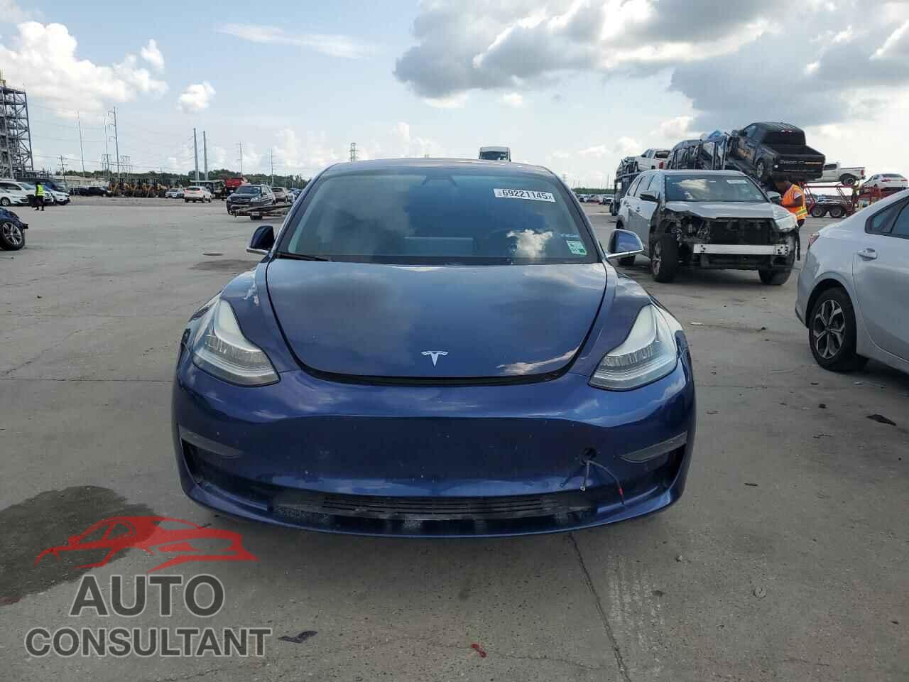 TESLA MODEL 3 2018 - 5YJ3E1EBXJF088265