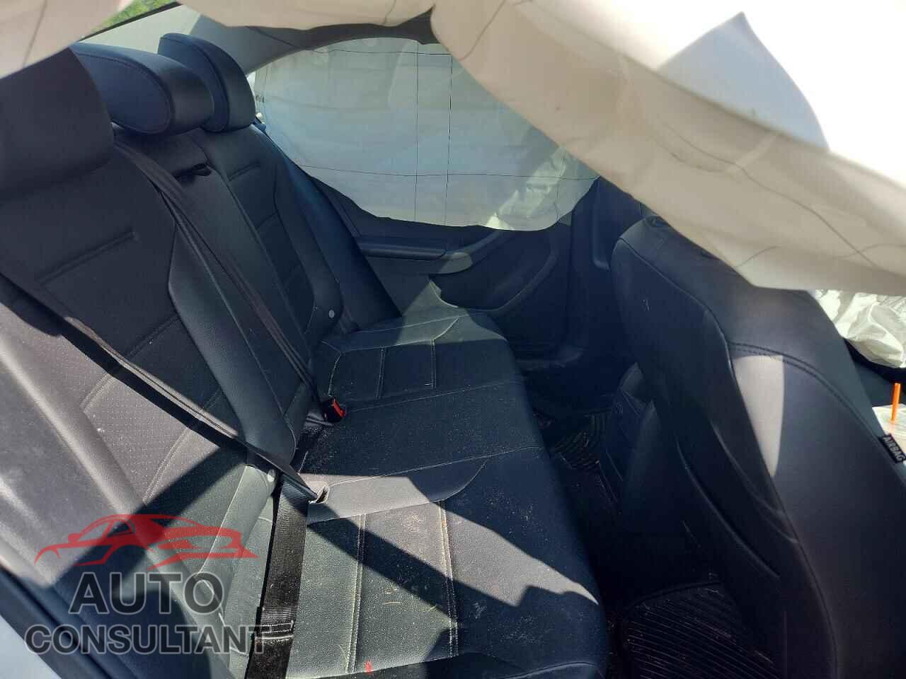 VOLKSWAGEN JETTA 2017 - 3VWDB7AJ7HM232953