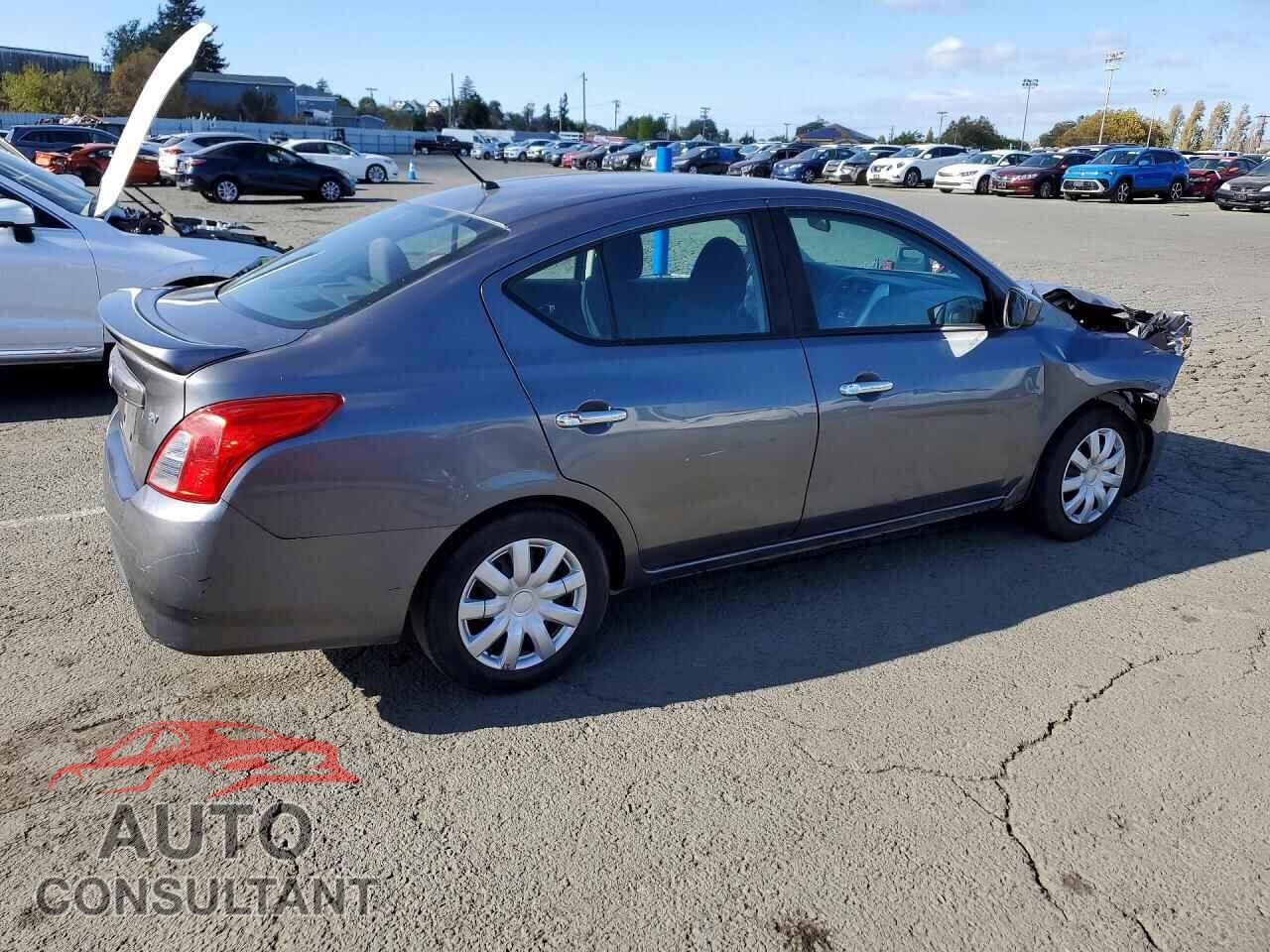 NISSAN VERSA 2017 - 3N1CN7AP4HL851786