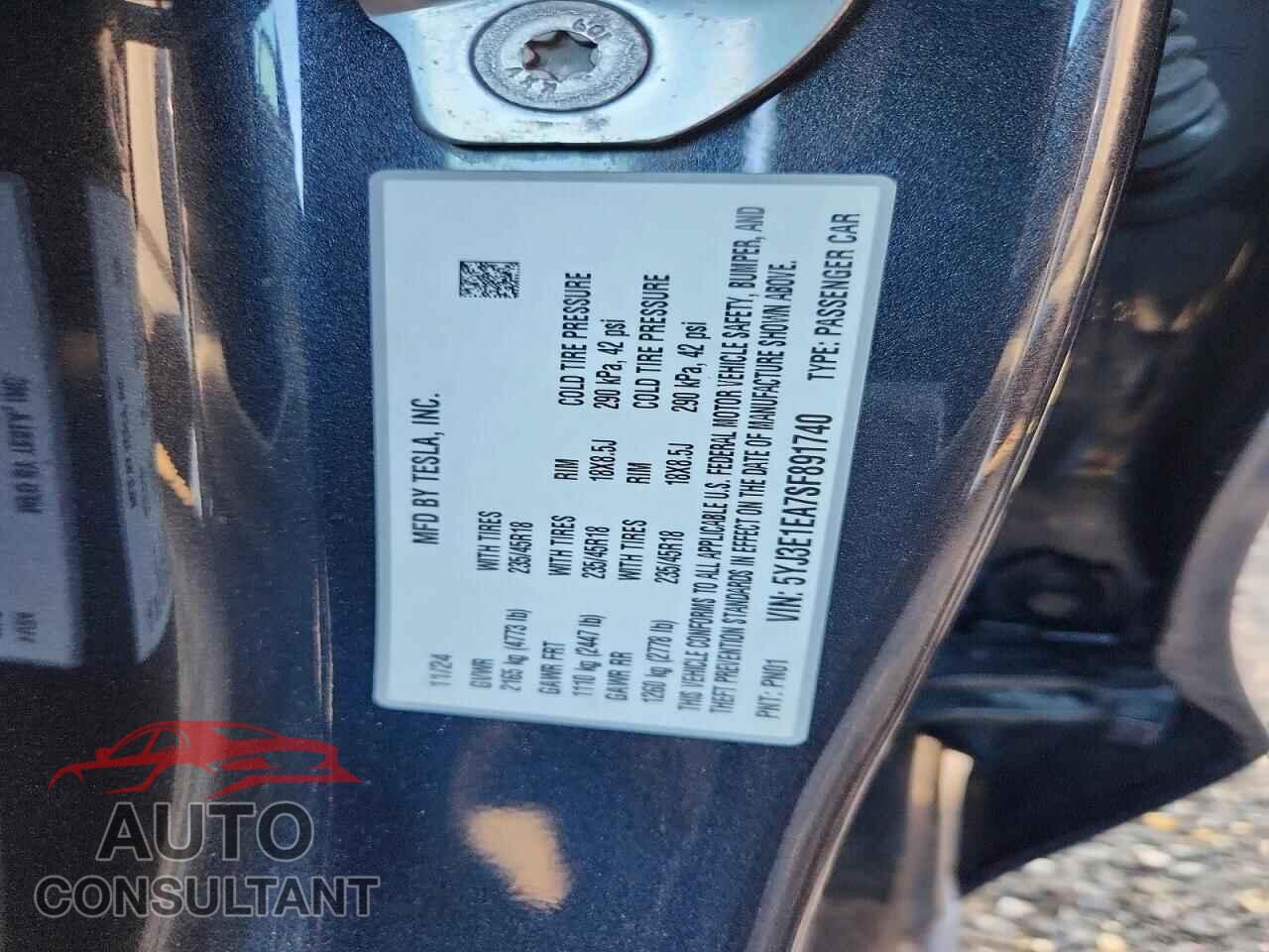 TESLA MODEL 3 2025 - 5YJ3E1EA7SF891740