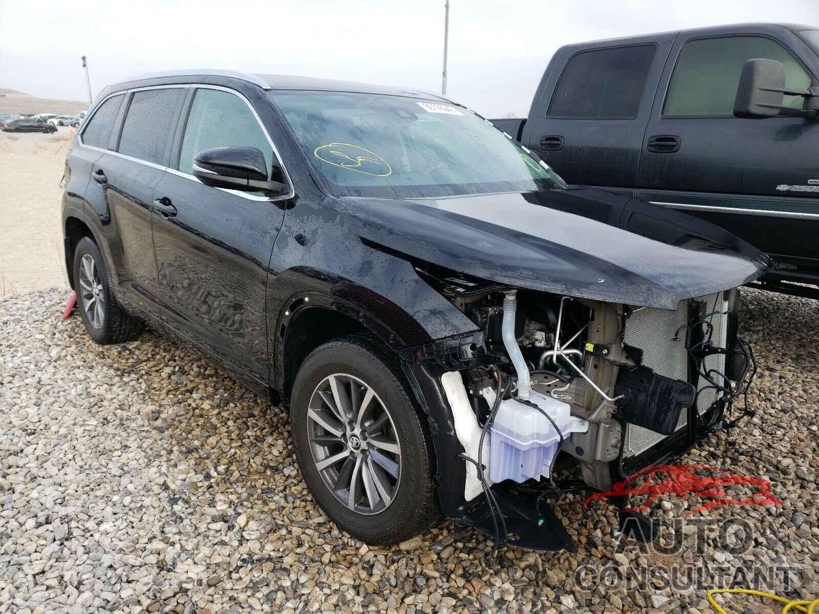 TOYOTA HIGHLANDER 2018 - 5TDJZRFH3JS877723