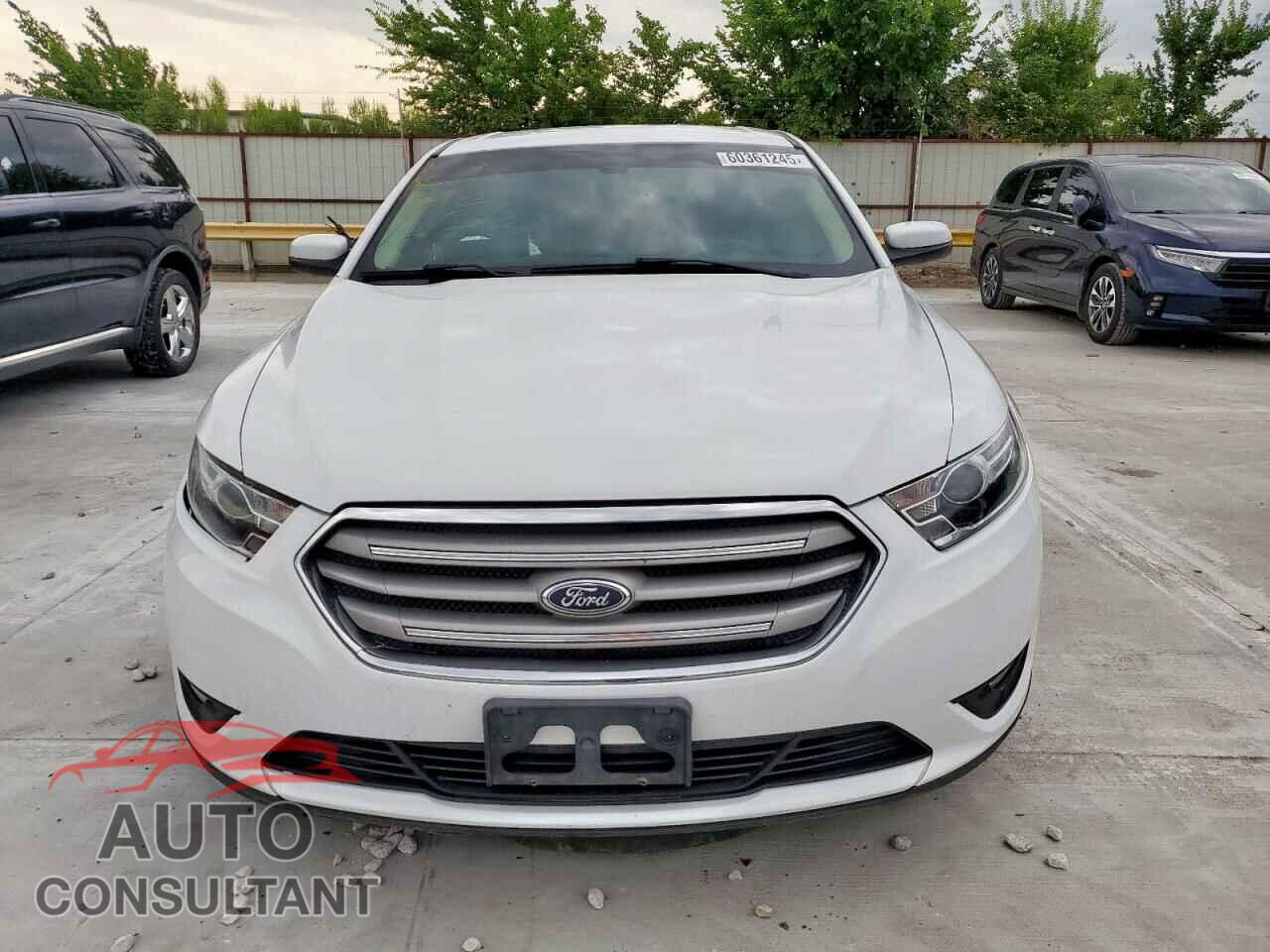 FORD TAURUS 2016 - 1FAHP2E89GG131850