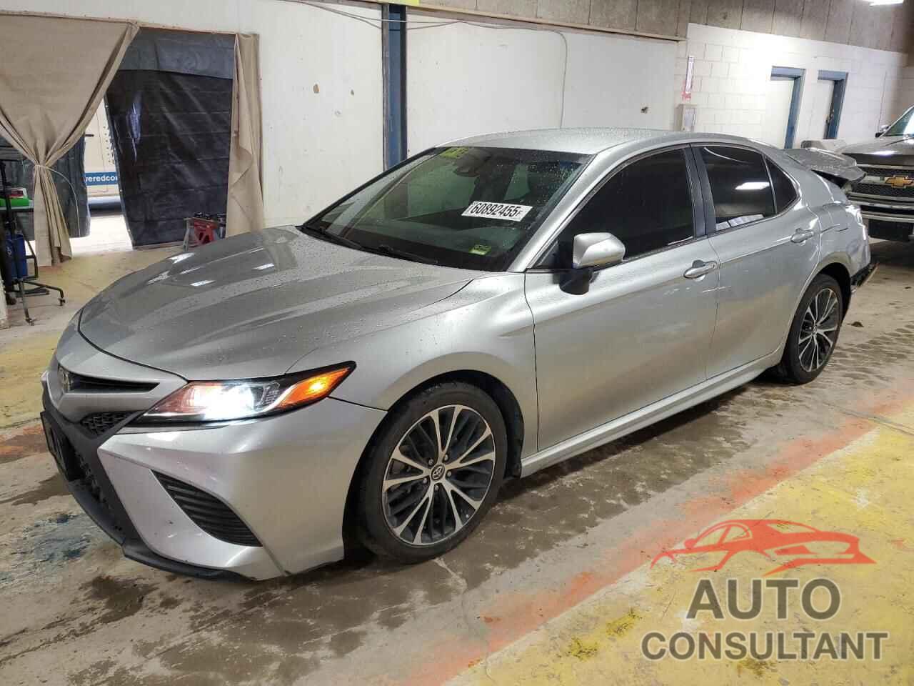 TOYOTA CAMRY 2018 - 4T1B11HK0JU630298