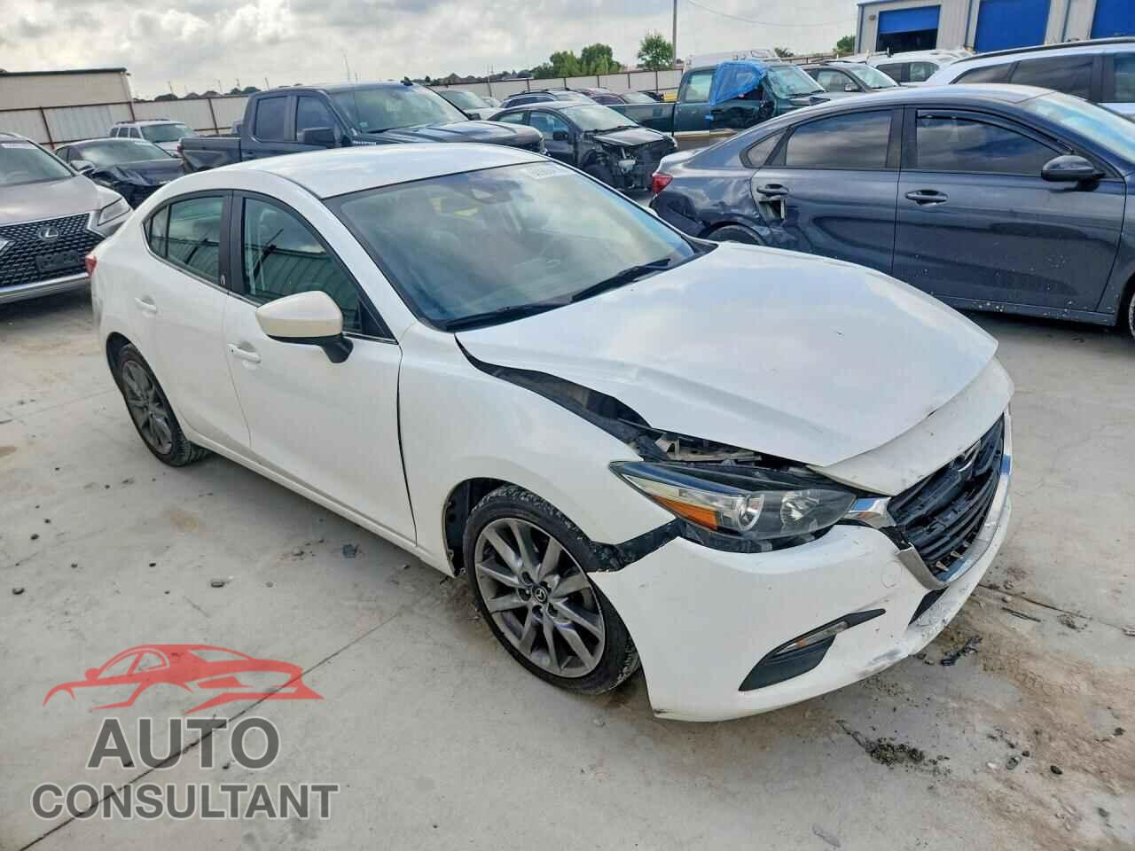 MAZDA 3 2018 - 3MZBN1V32JM209609