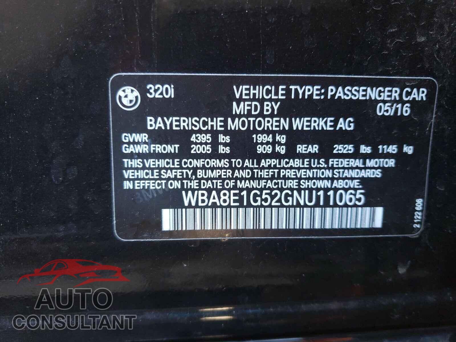 BMW 3 SERIES 2016 - WBA8E1G52GNU11065