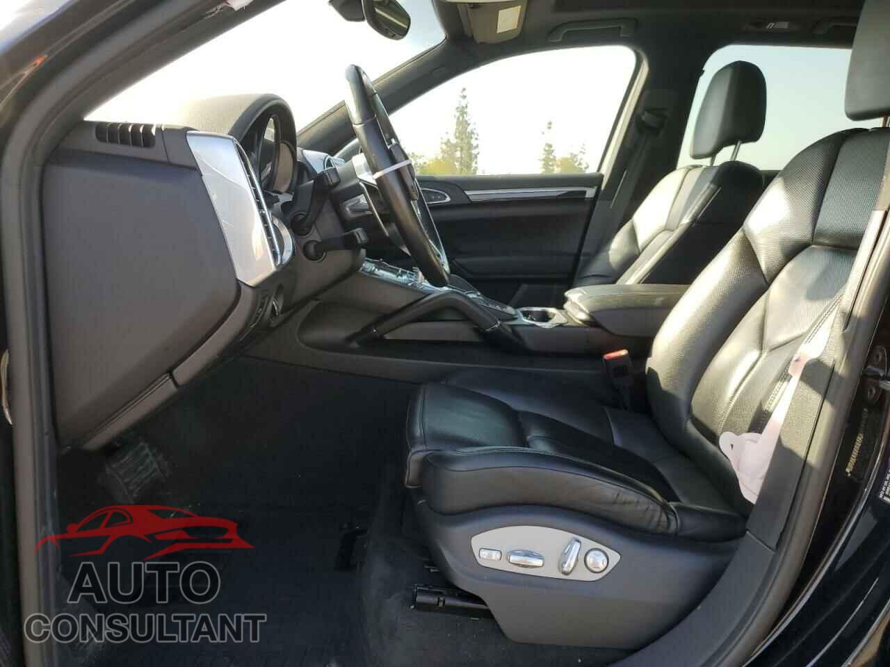 PORSCHE CAYENNE 2016 - WP1AA2A21GKA08117