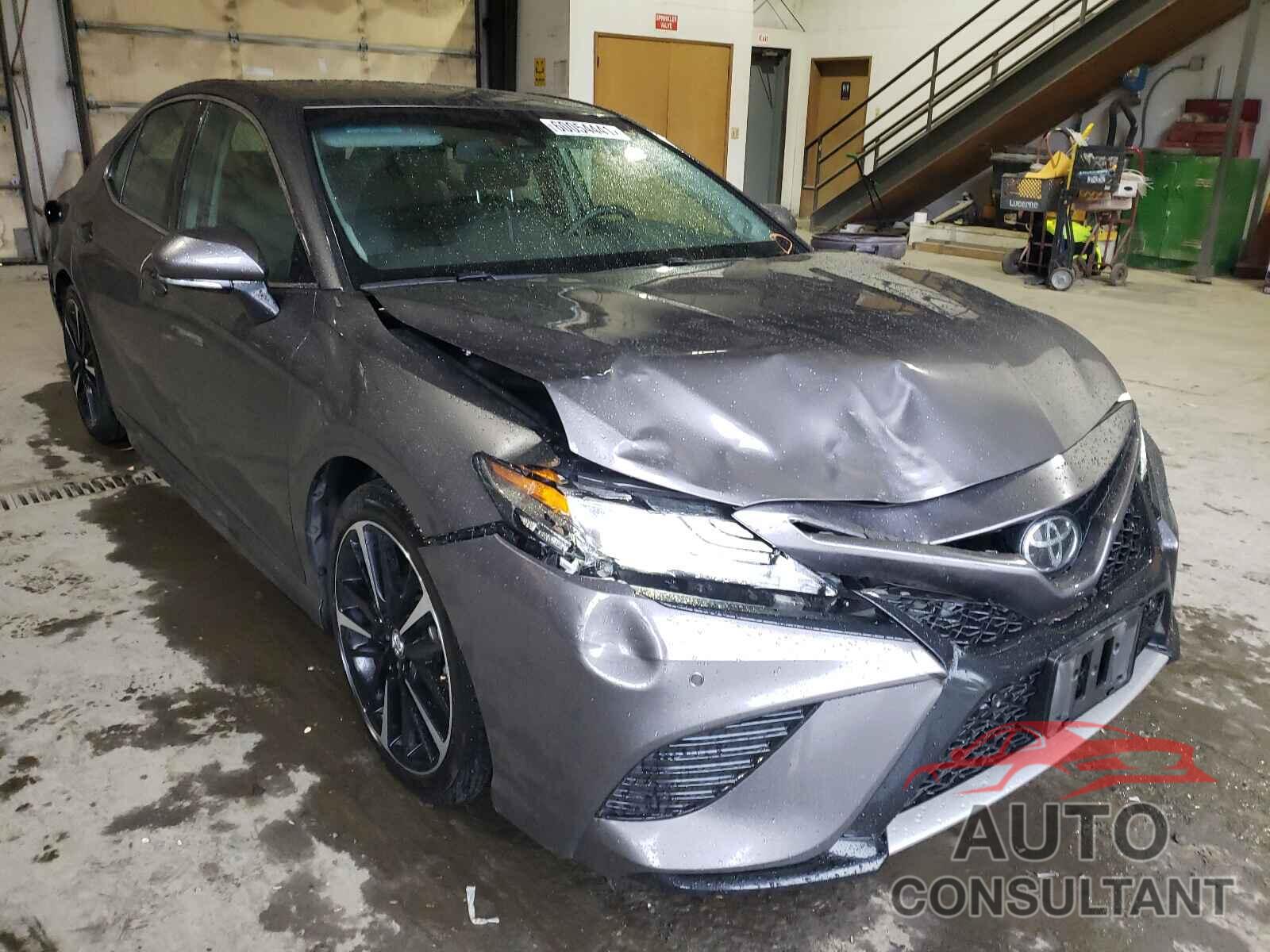 TOYOTA CAMRY 2018 - 4T1B61HK0JU142647