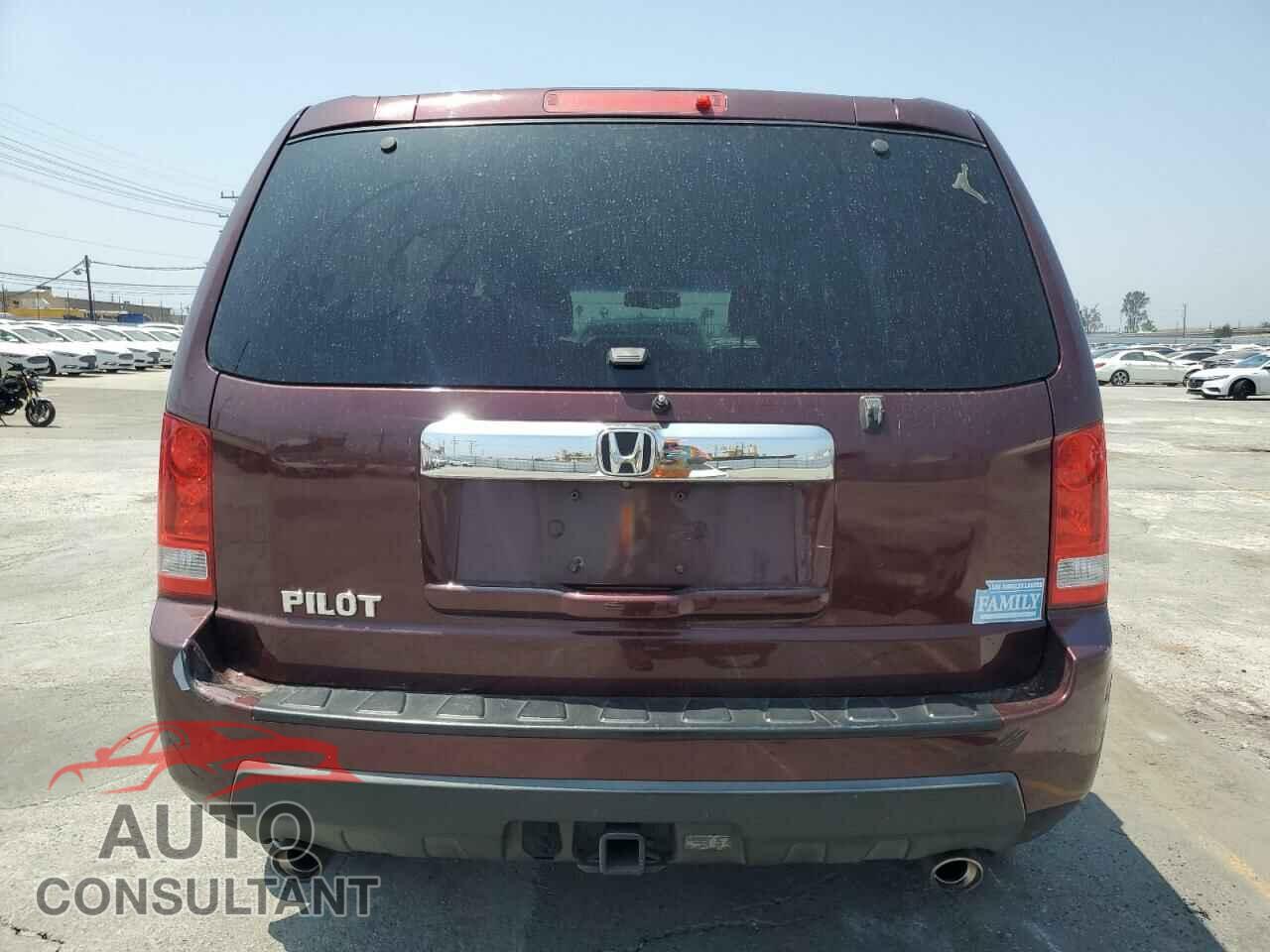 HONDA PILOT 2011 - 5FNYF3H56BB051929