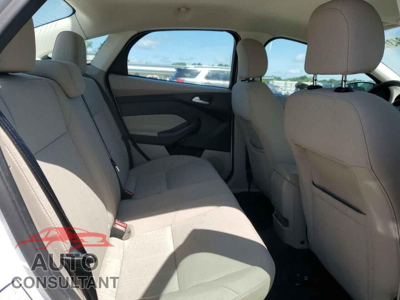 FORD FOCUS 2016 - 1FADP3F29GL290924