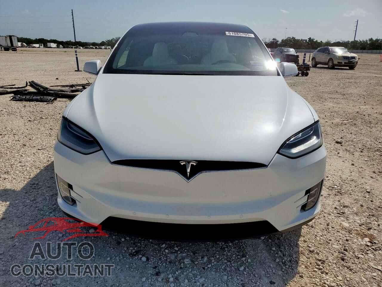 TESLA MODEL X 2018 - 5YJXCBE20JF103675