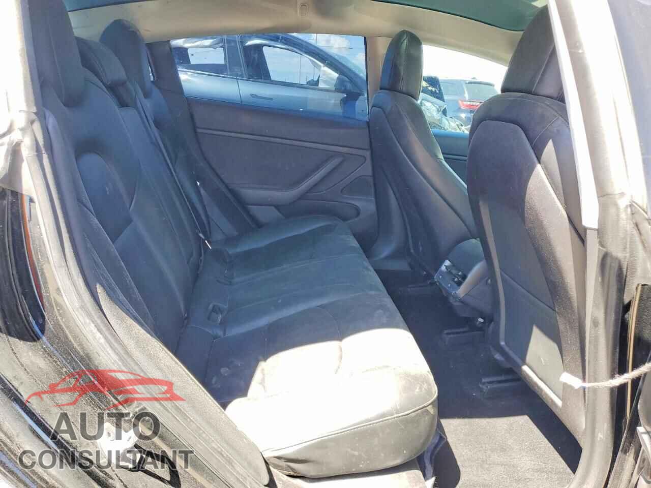 TESLA MODEL 3 2019 - 5YJ3E1EB2KF208979