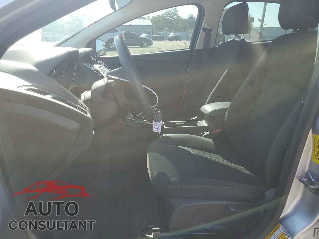 FORD FOCUS 2015 - 1FADP3F24FL297889