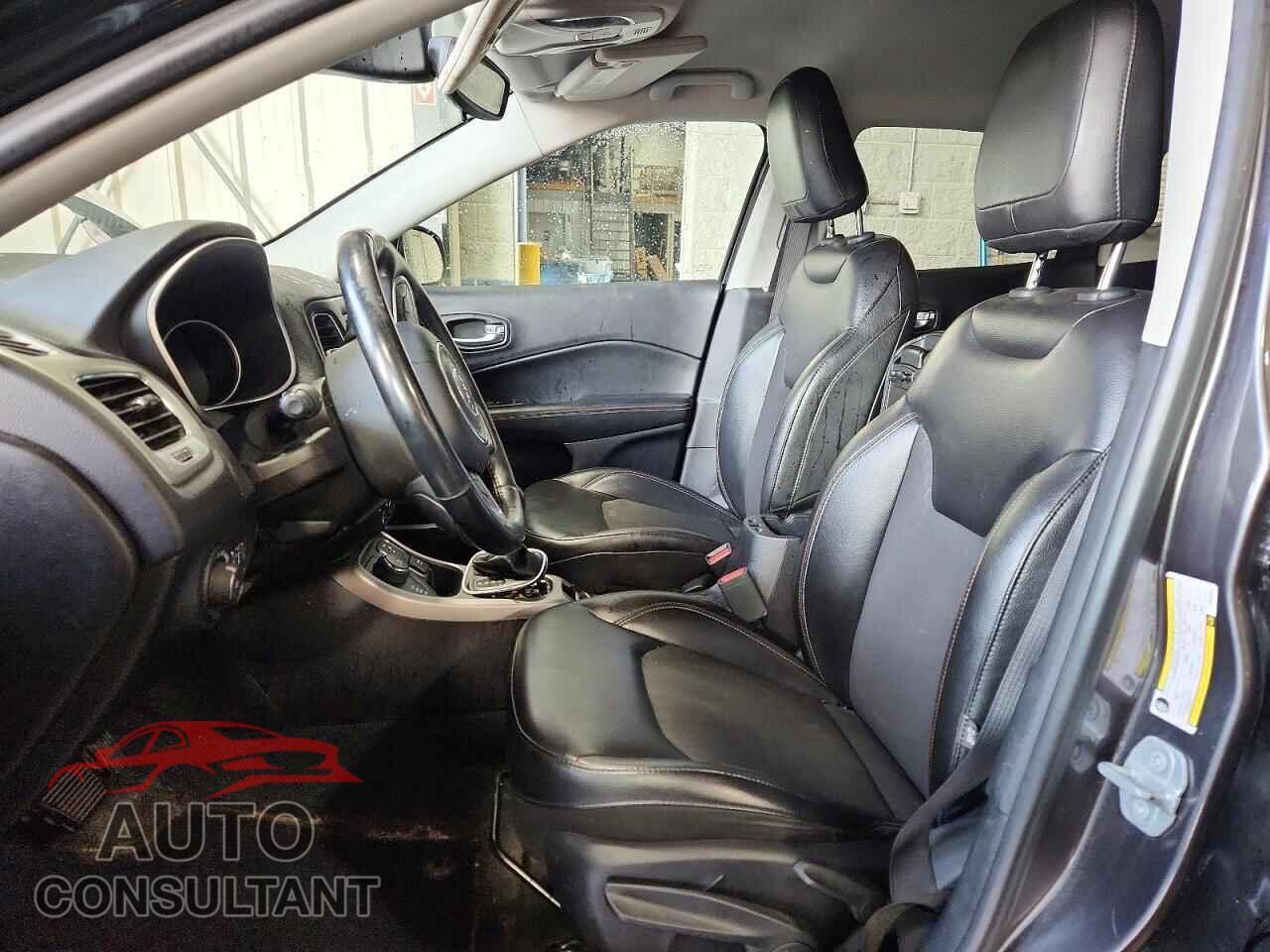 JEEP COMPASS 2018 - 3C4NJDBB7JT328237