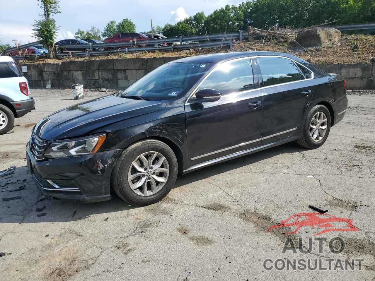 VOLKSWAGEN PASSAT 2017 - 1VWAT7A38HC046955