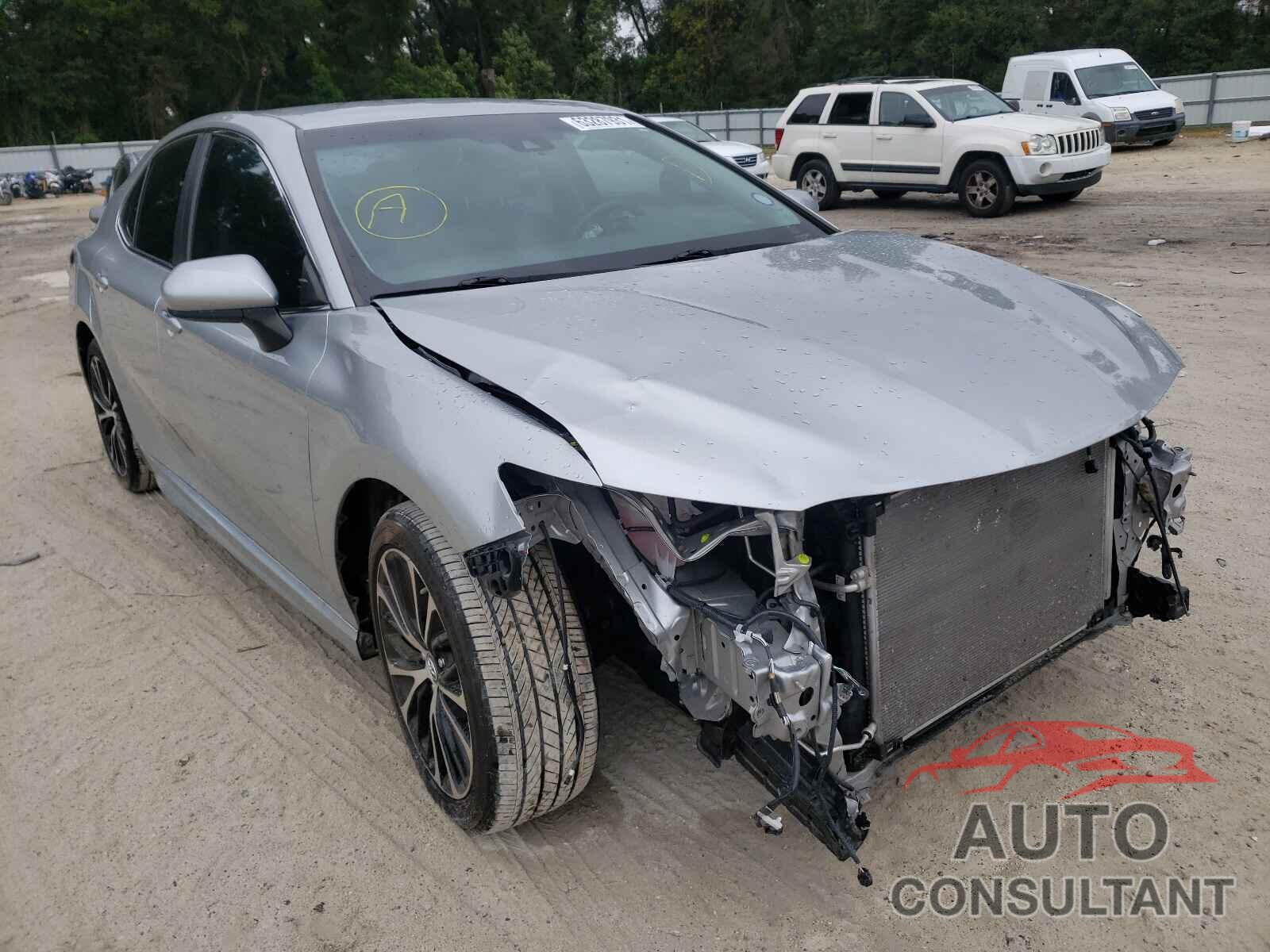 TOYOTA CAMRY 2018 - 4T1B11HKXJU549423
