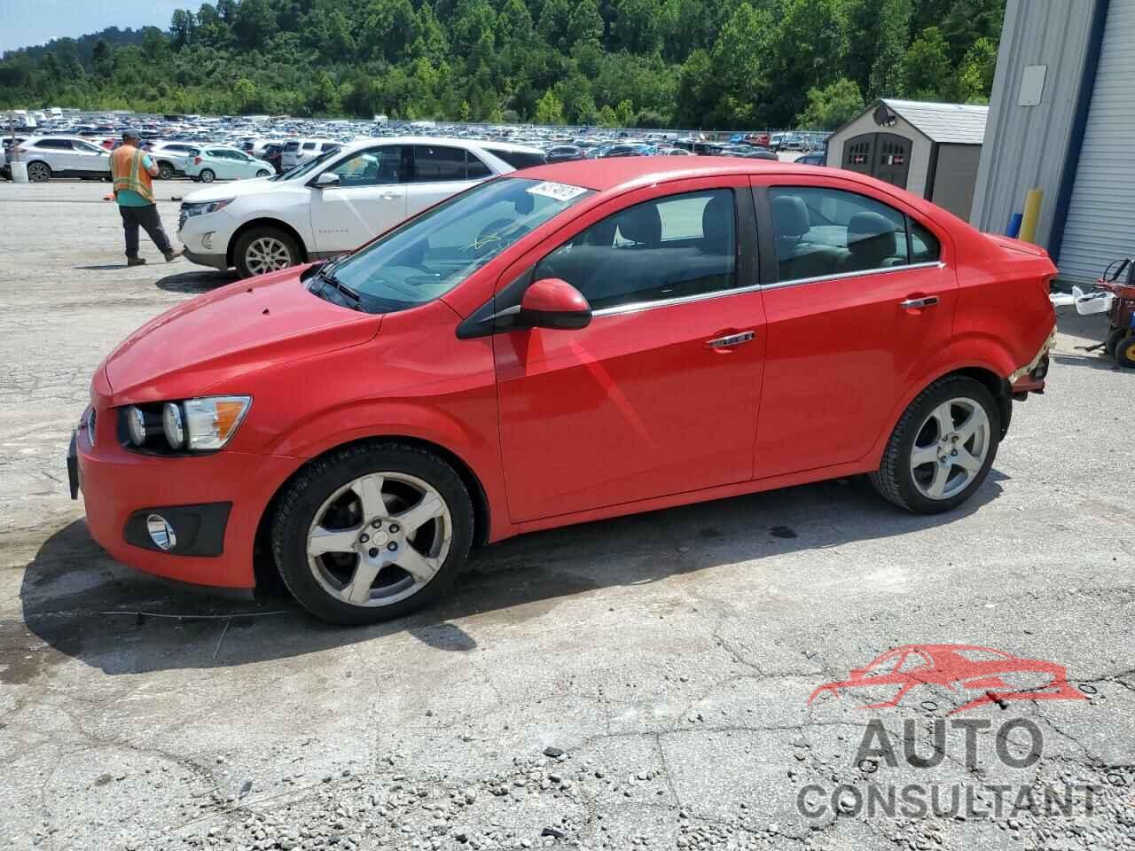 CHEVROLET SONIC 2015 - 1G1JE5SB9F4103266