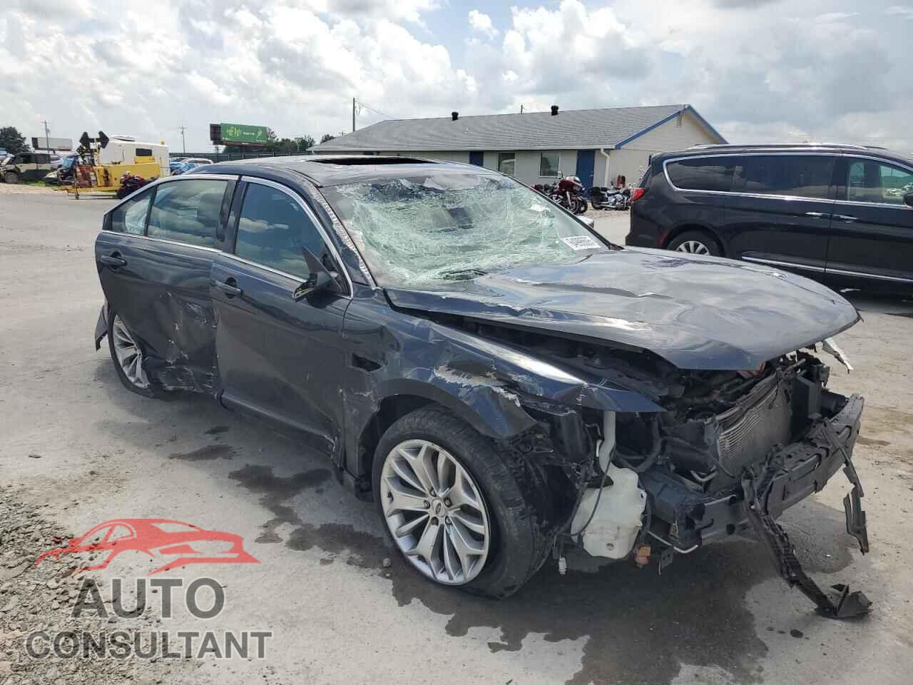 FORD TAURUS 2017 - 1FAHP2F88HG103991