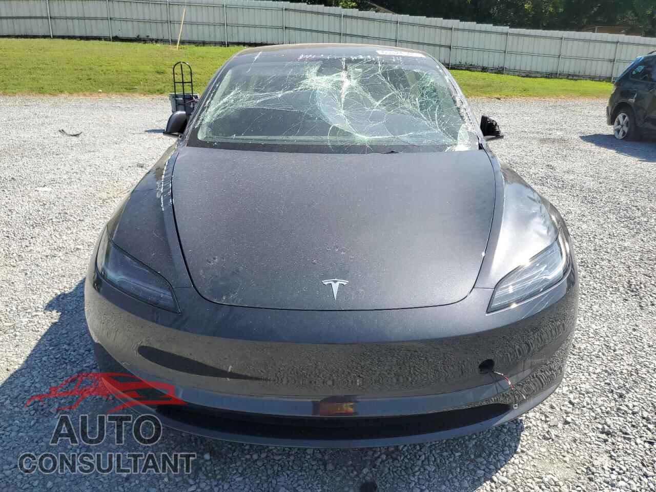 TESLA MODEL 3 2025 - 5YJ3E1EA5SF962899