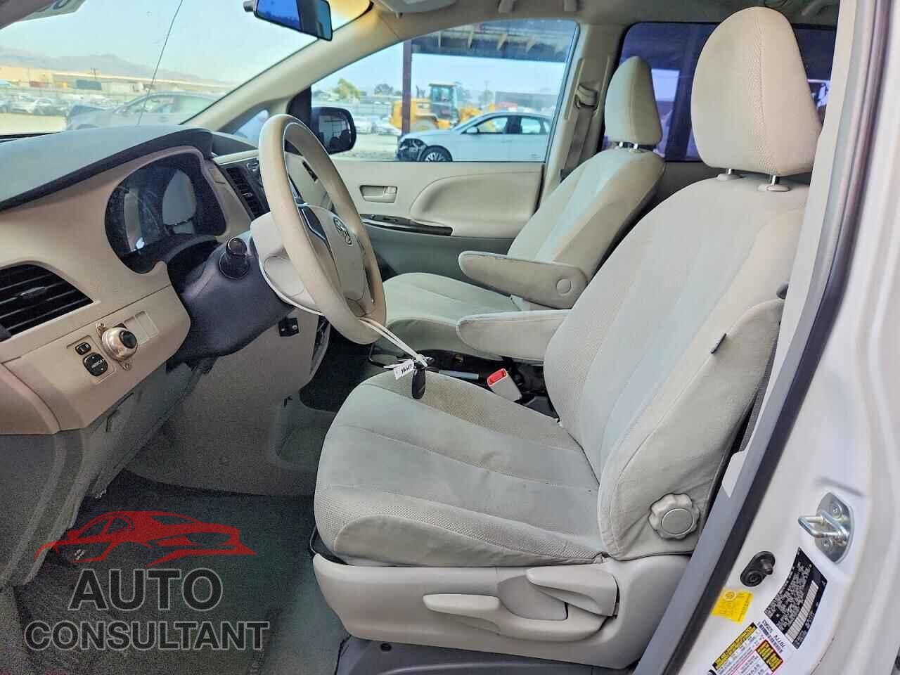 TOYOTA SIENNA 2012 - 5TDKA3DC1CS015877