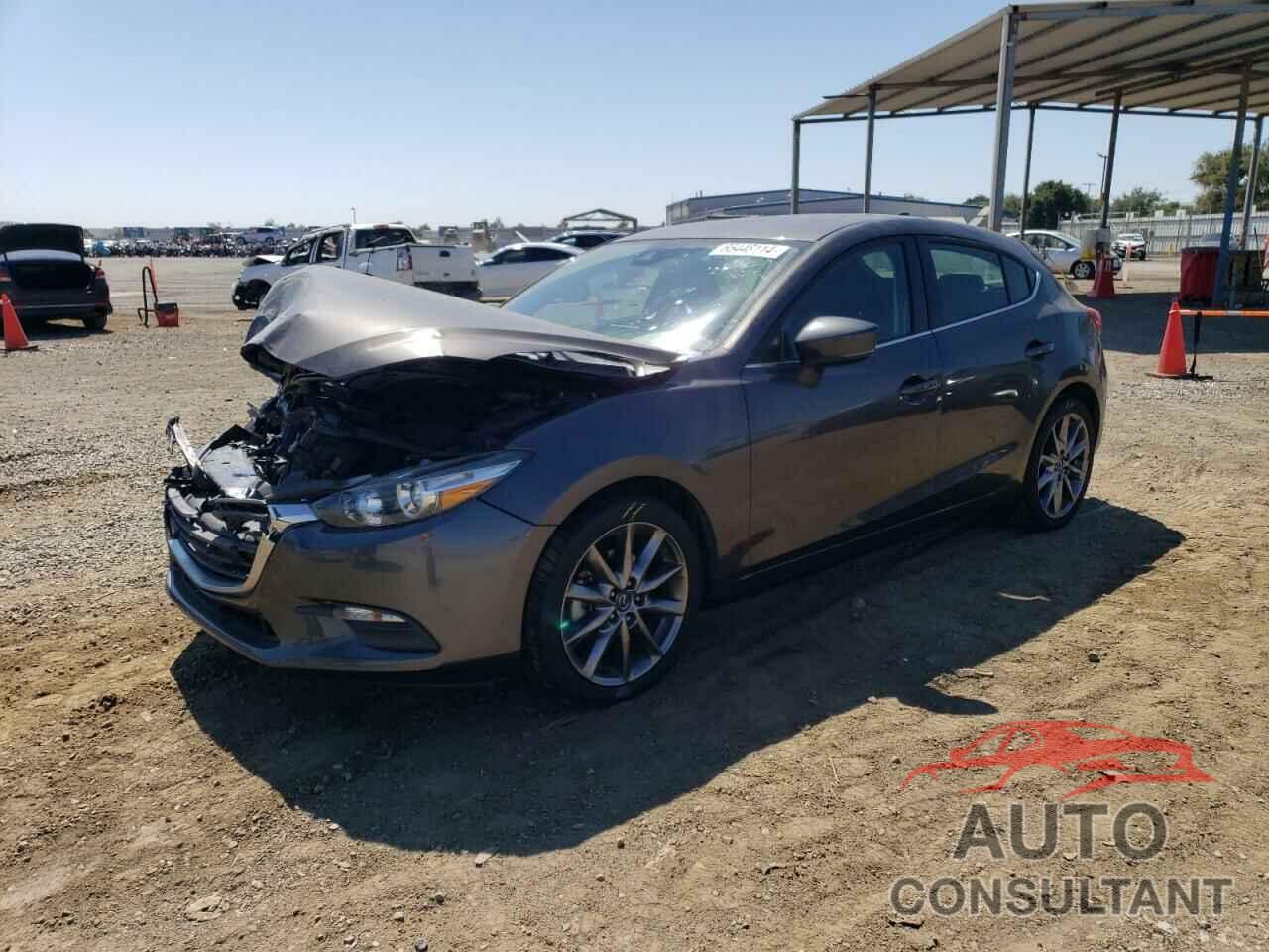 MAZDA 3 2018 - 3MZBN1L33JM272026