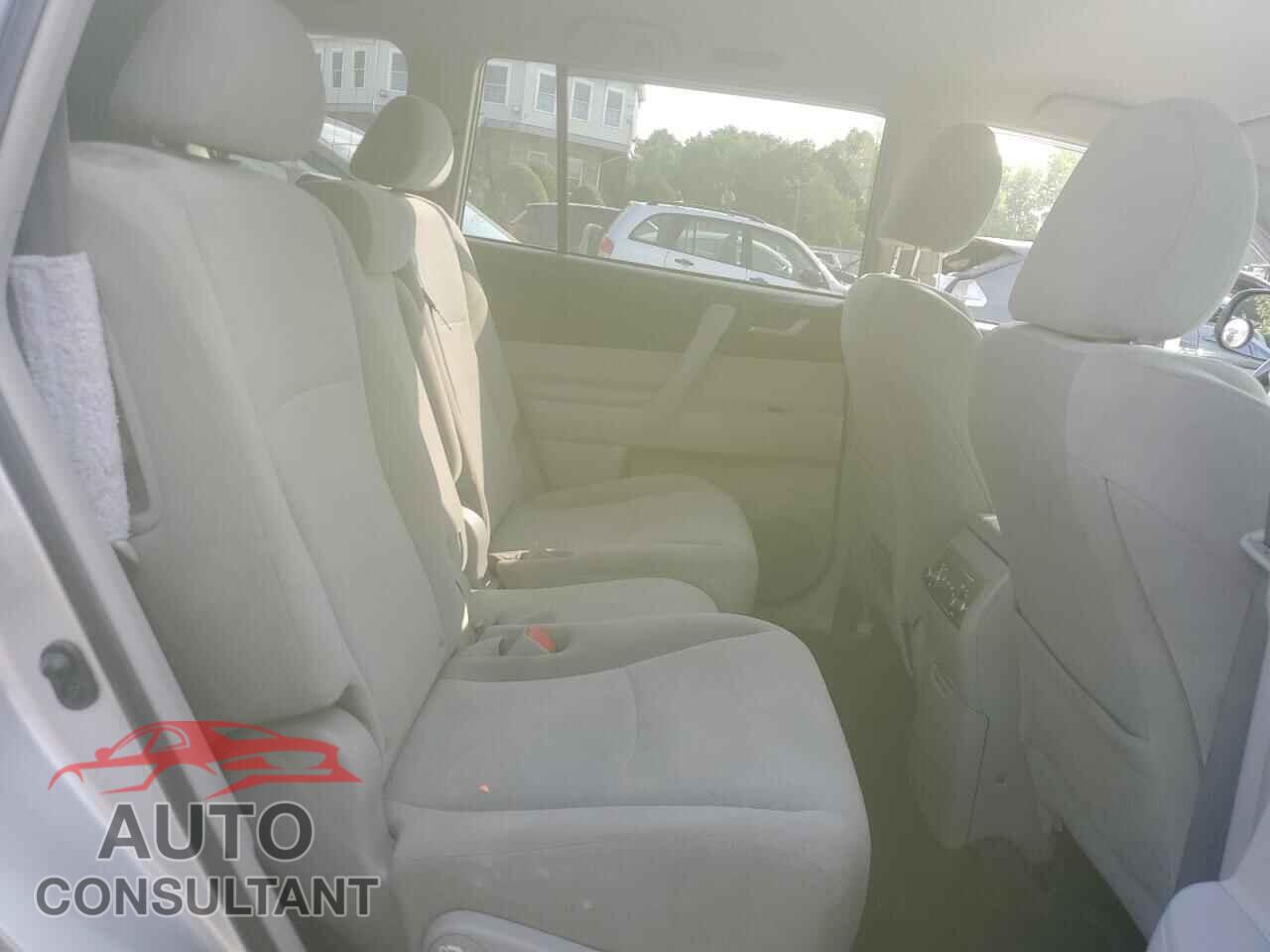 TOYOTA HIGHLANDER 2013 - 5TDBK3EH8DS271104