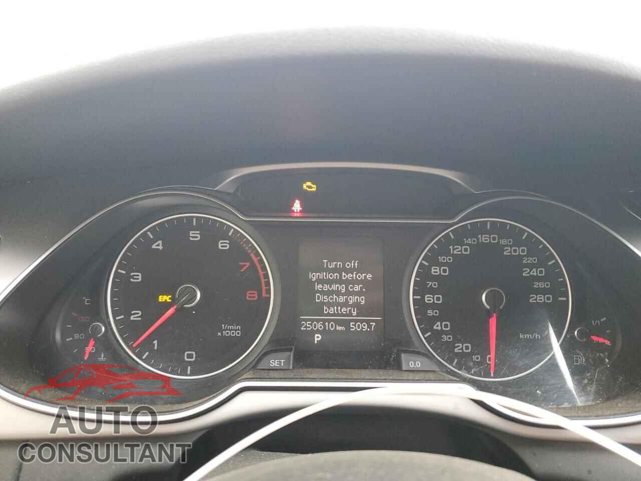 AUDI A4 2013 - WAUBFCFL6DN050000