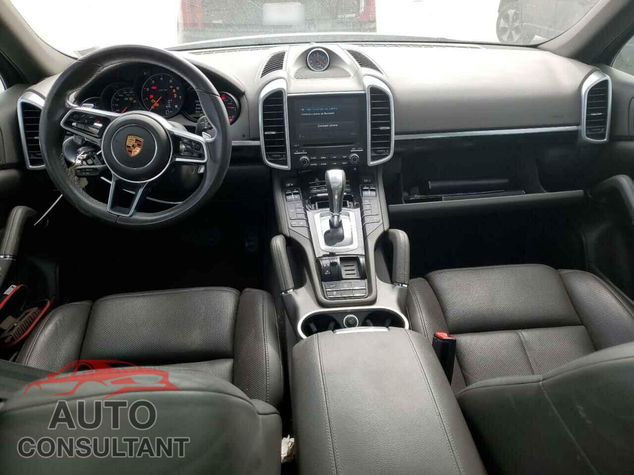 PORSCHE CAYENNE 2017 - WP1AA2A21HKA85619