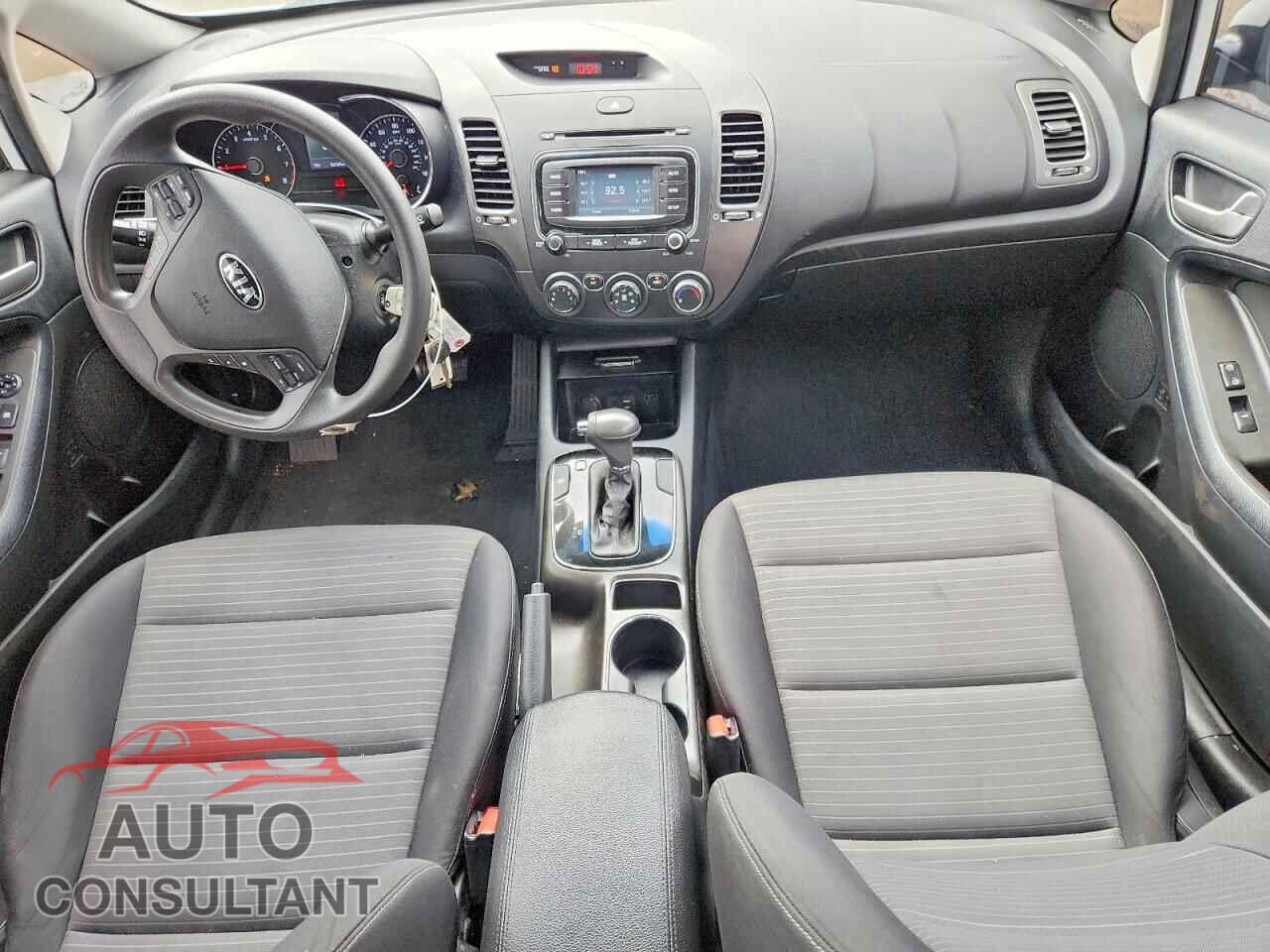 KIA FORTE 2017 - 3KPFL4A75HE018680