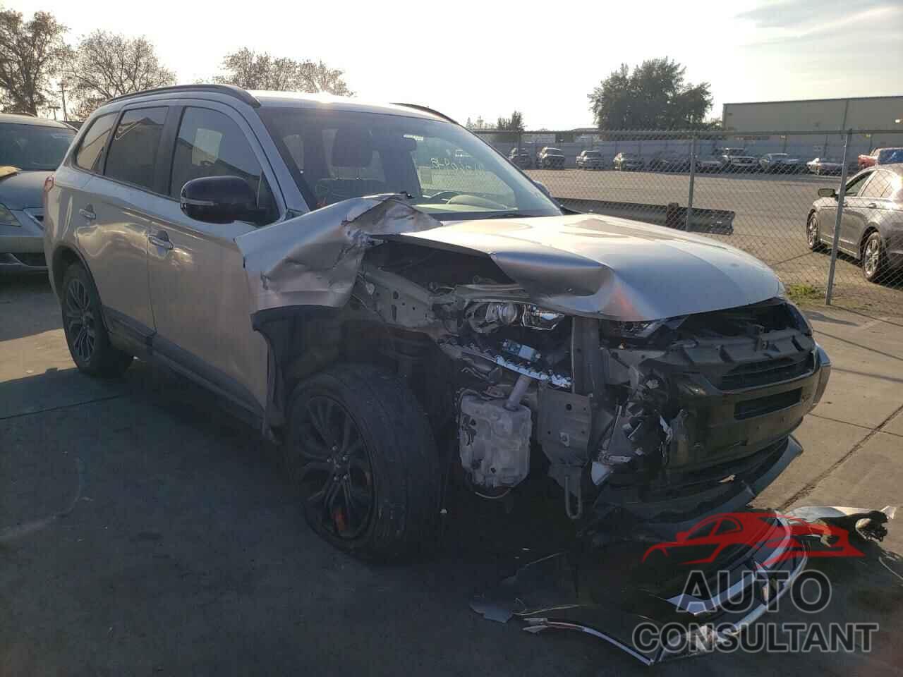 MITSUBISHI OUTLANDER 2018 - JA4AD3A36JZ029982