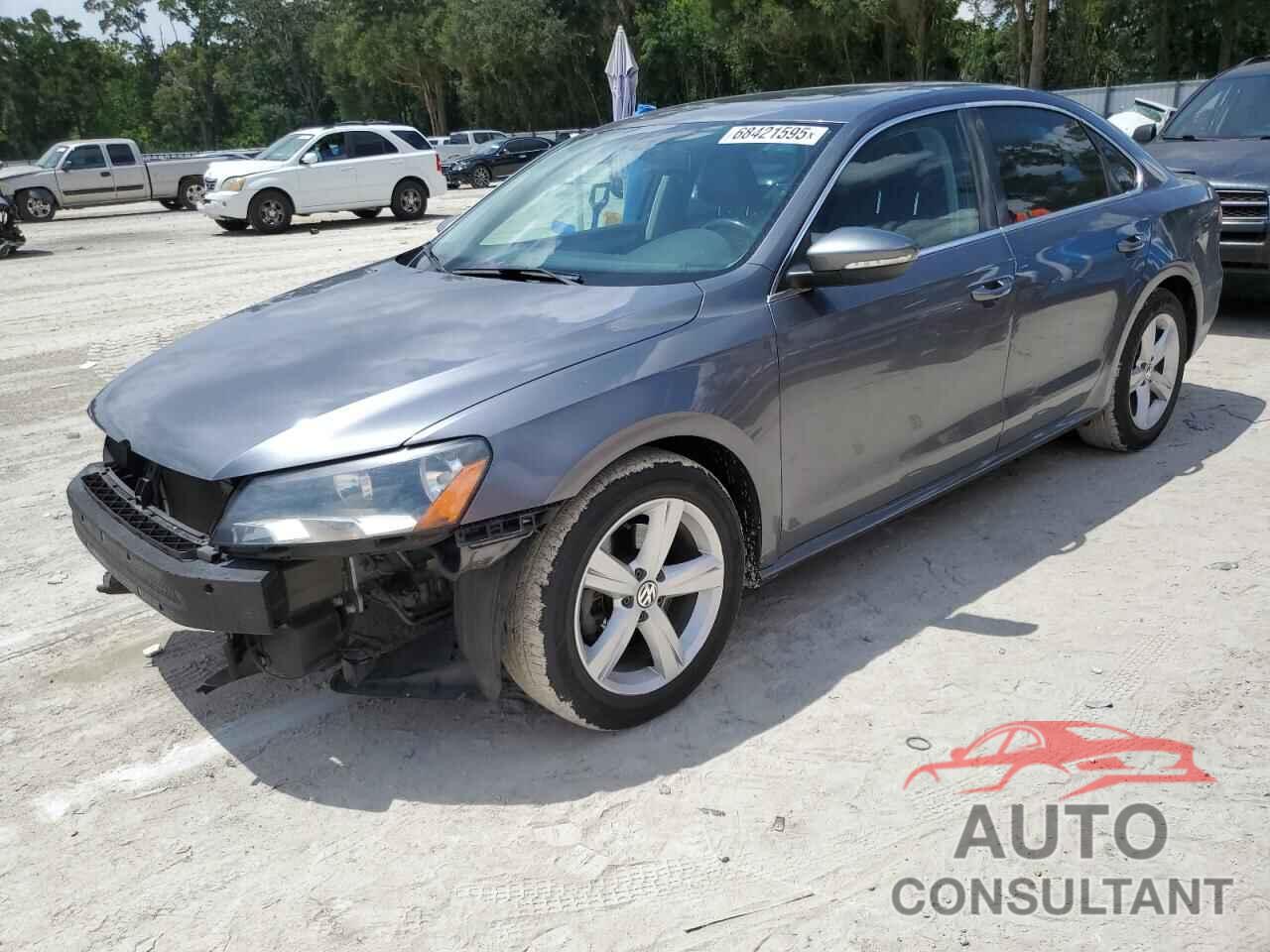 VOLKSWAGEN PASSAT 2012 - 1VWBH7A31CC049372