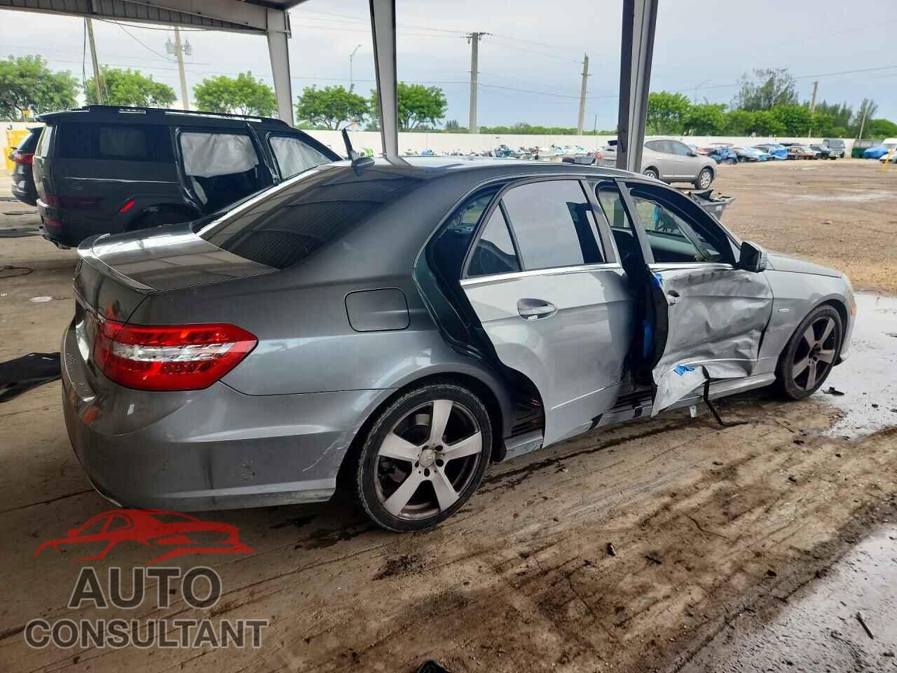 MERCEDES-BENZ E-CLASS 2012 - WDDHF5KB3CA586355