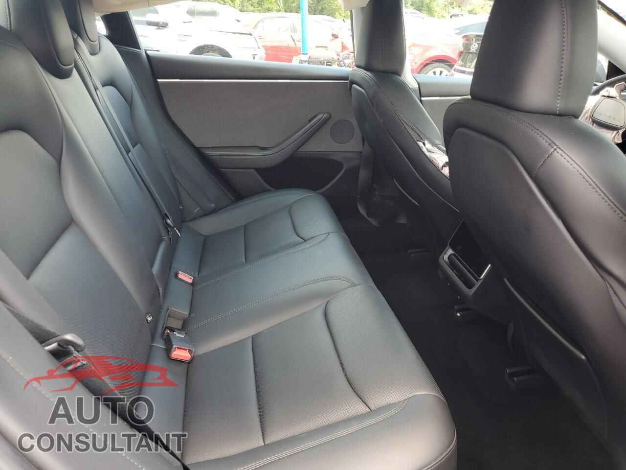 TESLA MODEL 3 2024 - 5YJ3E1EAXRF717526