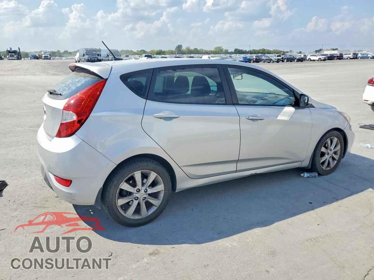 HYUNDAI ACCENT 2013 - KMHCU5AE1DU132316