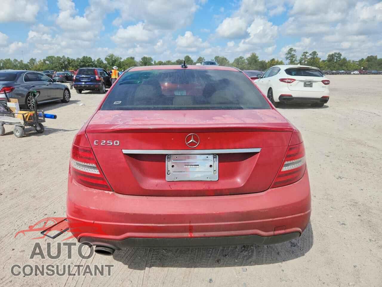 MERCEDES-BENZ C-CLASS 2013 - WDDGF4HB0DF997018