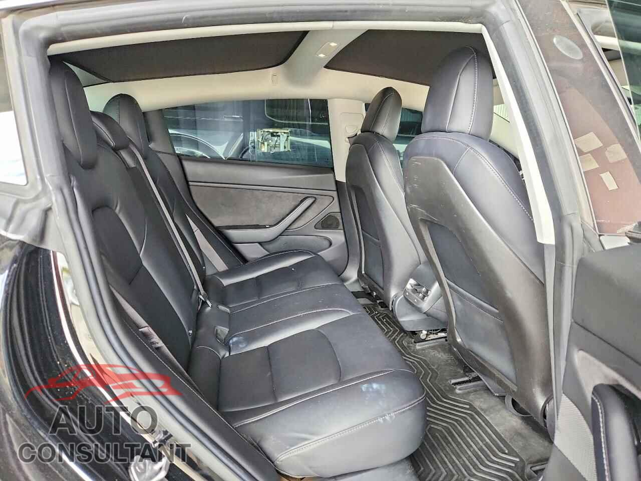 TESLA MODEL 3 2018 - 5YJ3E1EA9JF036102