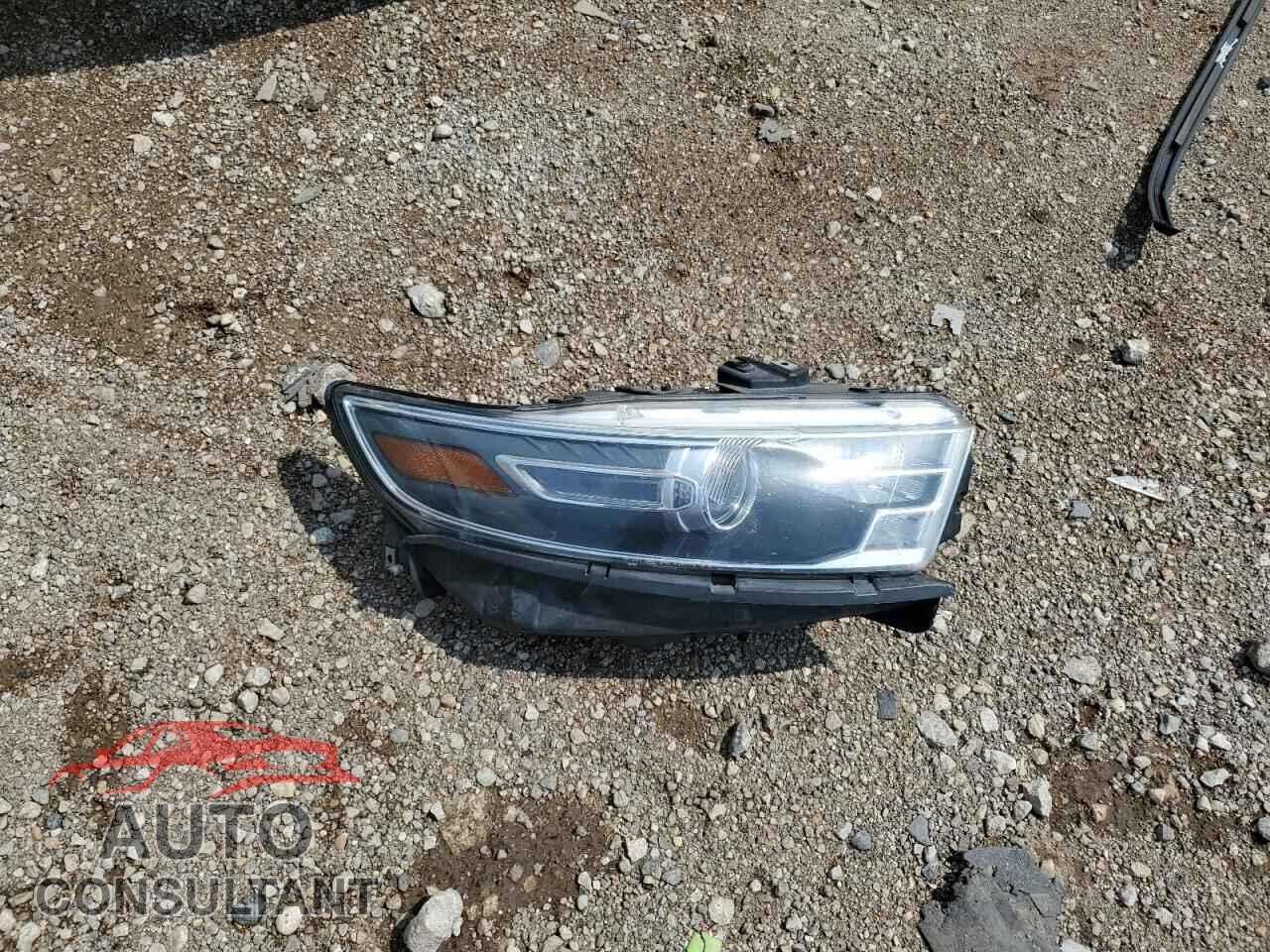 FORD TAURUS 2015 - 1FAHP2H82FG125432