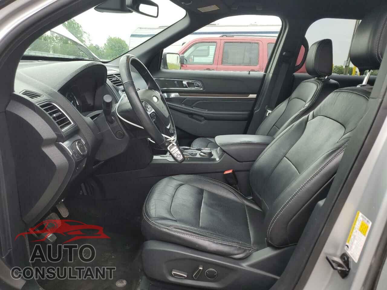 FORD EXPLORER 2018 - 1FM5K8F85JGB99076