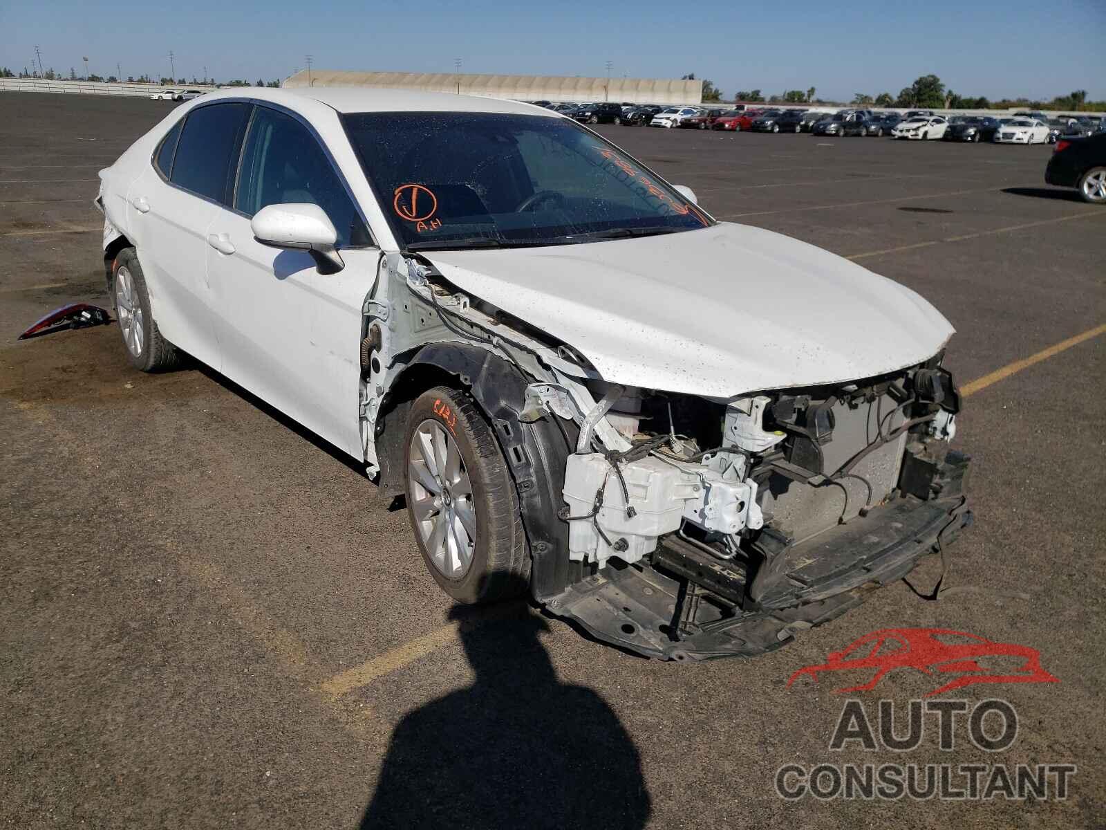 TOYOTA CAMRY 2018 - 4T1B11HK0JU593463