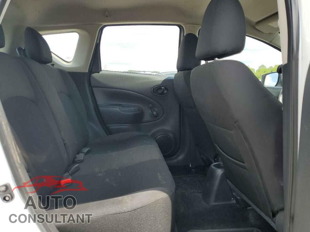 NISSAN VERSA 2018 - 3N1CE2CP4JL368109