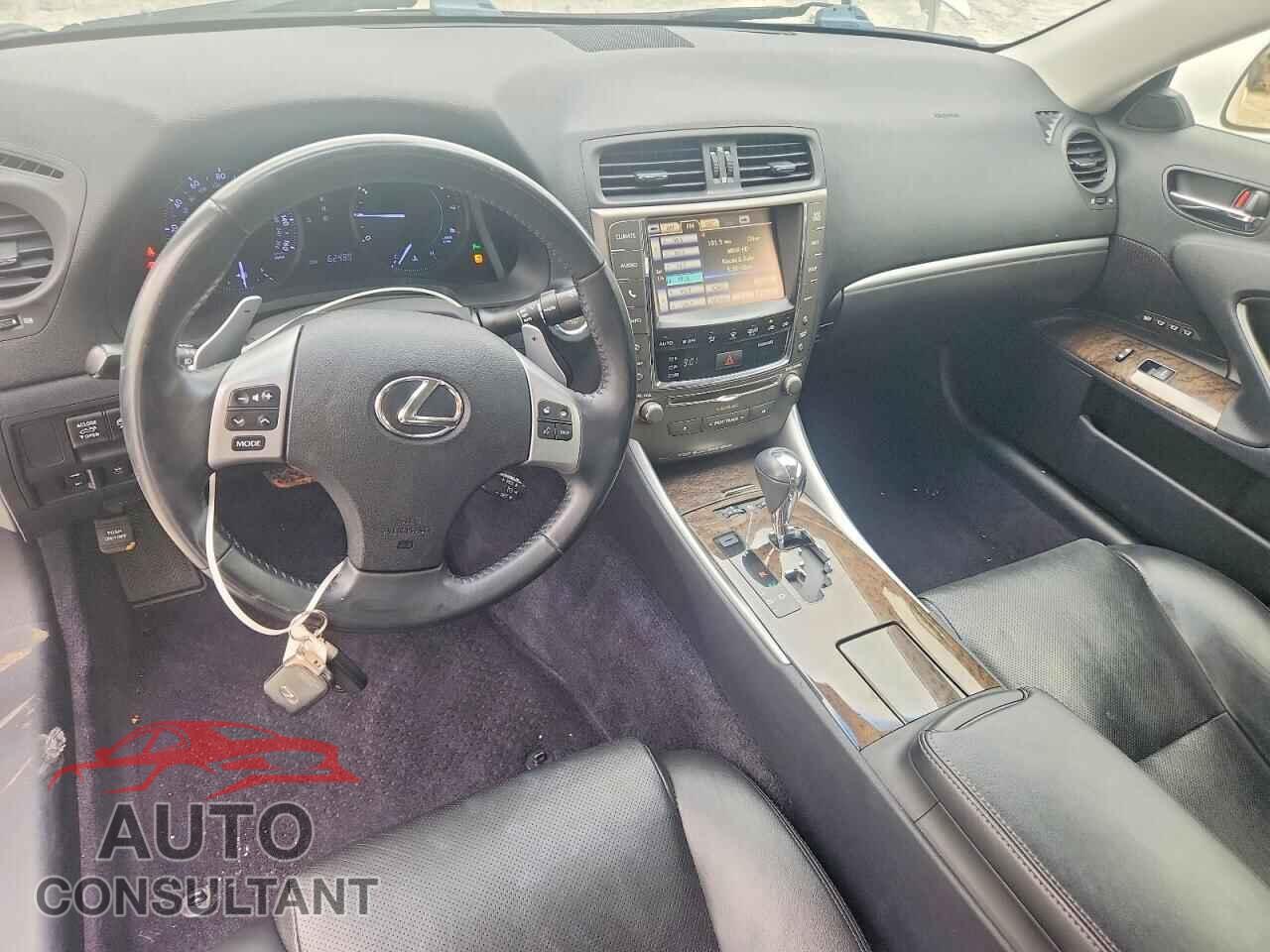 LEXUS IS 2015 - JTHFF2C27F2532455