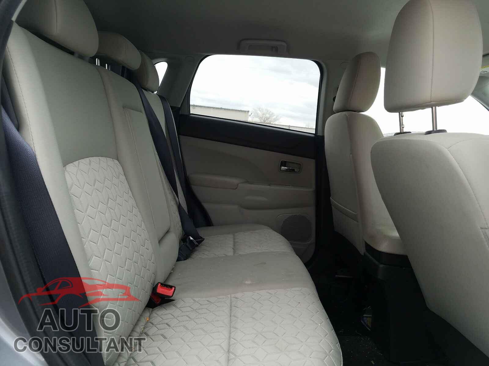 MITSUBISHI OUTLANDER 2020 - JA4AP3AU8LU001133