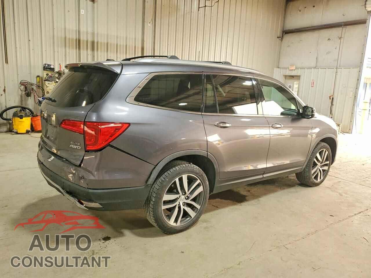 HONDA PILOT 2017 - 5FNYF6H03HB080545