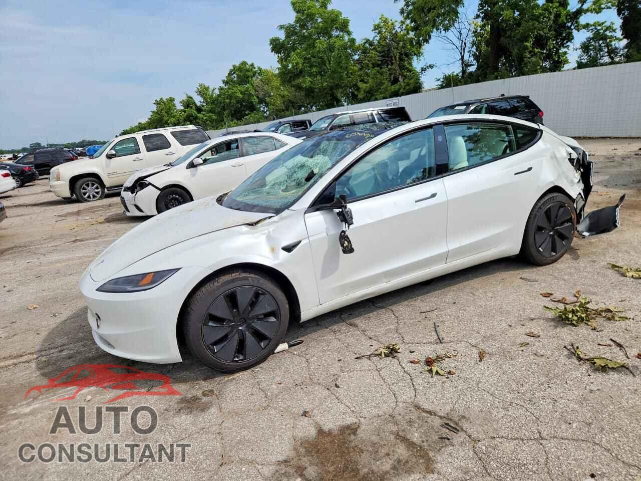 TESLA MODEL 3 2025 - 5YJ3E1EA7SF942136