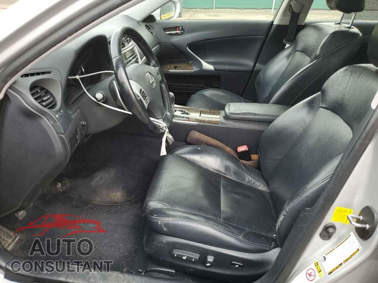 LEXUS IS 2012 - JTHCF5C27C5055895