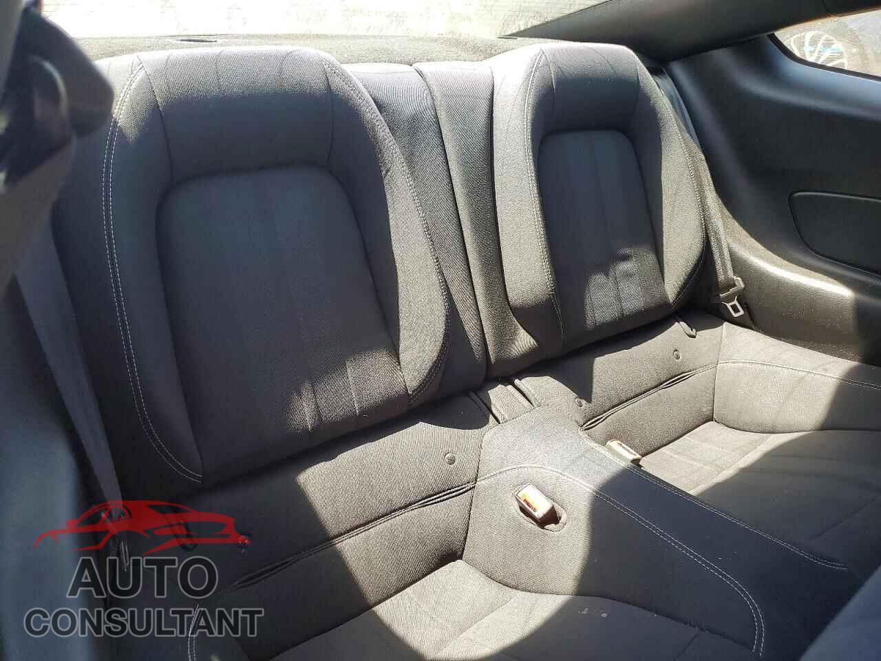 FORD MUSTANG 2018 - 1FA6P8TH7J5117509