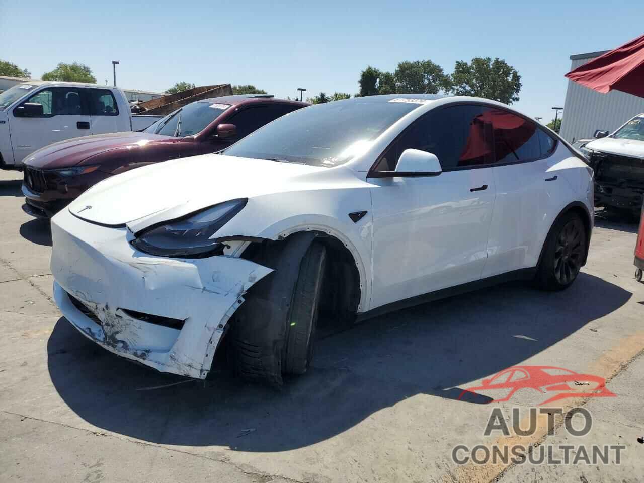 TESLA MODEL Y 2023 - 7SAYGDEF6PF843749