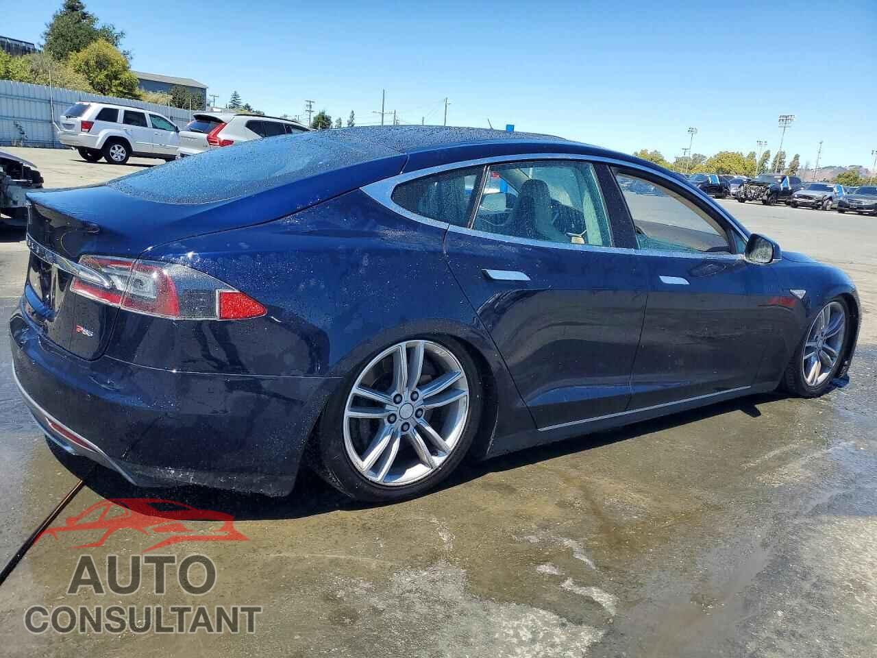 TESLA MODEL S 2013 - 5YJSA1CP4DFP25743